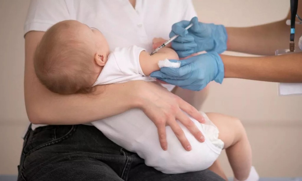El viernes inicia la vacunación anti Covid-19 para bebés