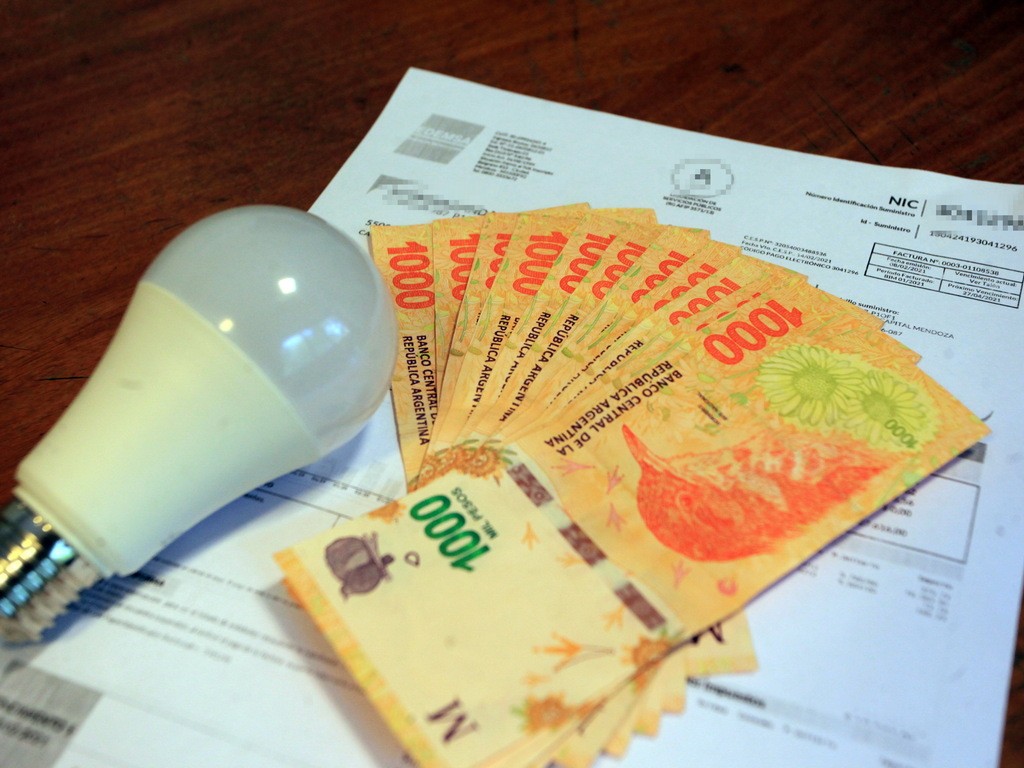 Subsidios de luz y gas: 8 claves de cómo se implementará el recorte a la energía que planteó Massa