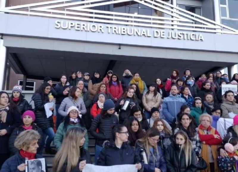 La chaqueña víctima de violencia se sumó a las marchas feministas en Tierra del Fuego