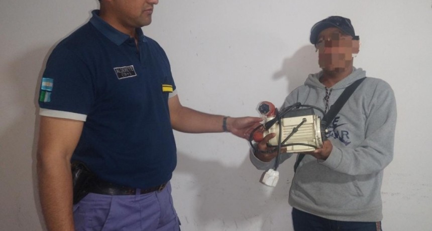 Santa Sylvina: PERSONAL POLICIAL RECUPERA UNA BOMBA DE AGUA ROBADA
