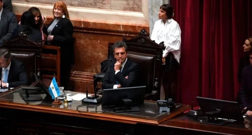 Sergio Massa oficializ&oacute; su renuncia en Diputados entre l&aacute;grimas: "Ma&ntilde;ana empieza una nueva etapa"