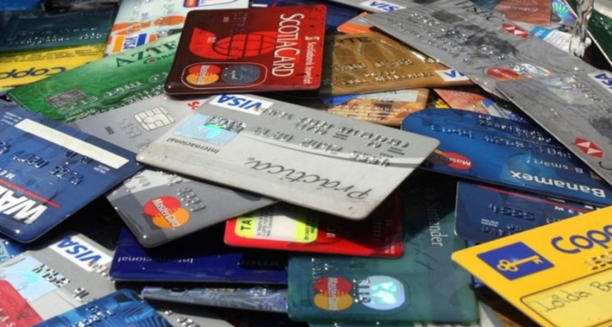 Pagar el m&iacute;nimo de la tarjeta ya supera el 100% de costo