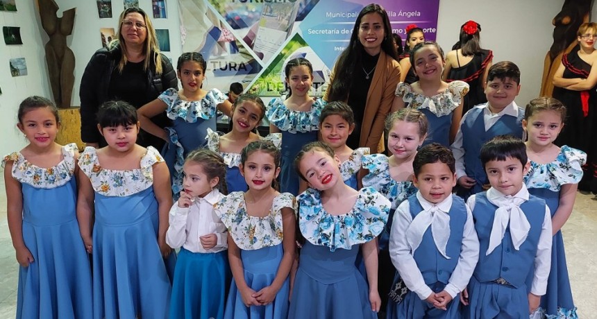 Villa &Aacute;ngela: EXITOSA 1&deg; MUESTRA ANUAL DE DANZAS FOLCL&Oacute;RICAS DE LA CIUDAD