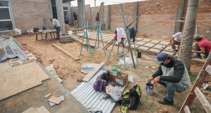 La construcci&oacute;n anot&oacute; su primera ca&iacute;da en tres meses