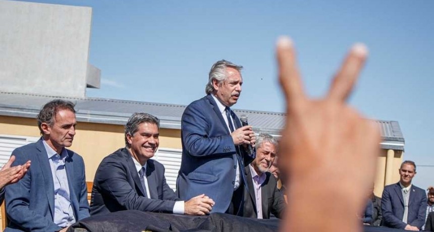 &ldquo;Tenemos que estar muy unidos&rdquo;, dijo Fern&aacute;ndez y advirti&oacute; que &ldquo;el mercado no resuelve los problemas de la gente&rdquo;