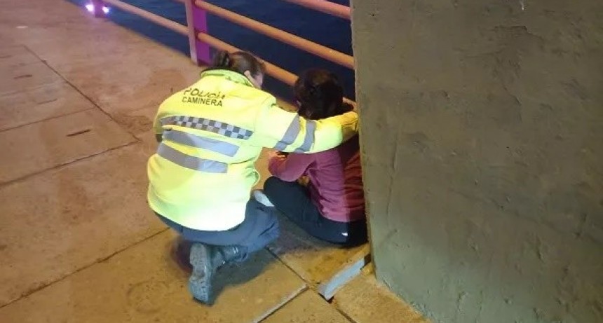 Evitaron que una joven se arroje a las aguas del Paran&aacute;