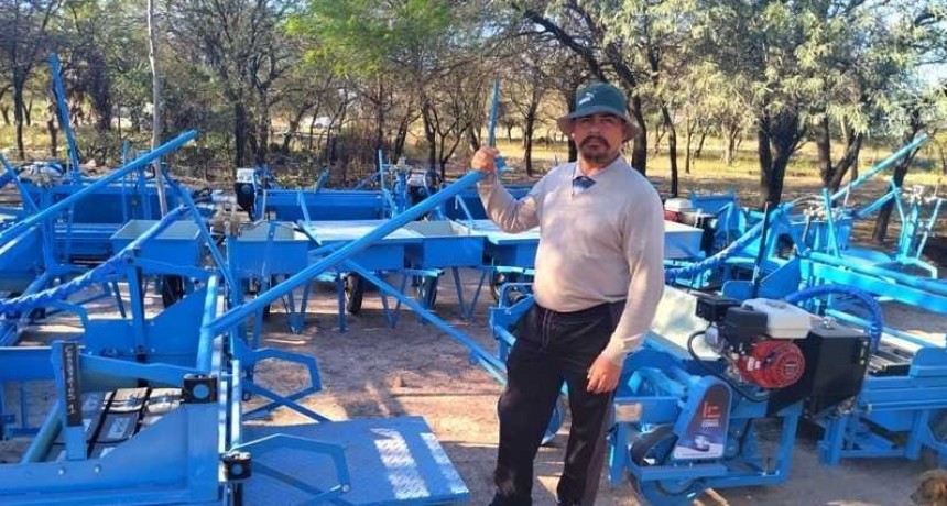 Villa &Aacute;ngela: El gobierno entrega a ladrilleros maquinaria que permitir&aacute; tecnificar su producci&oacute;n