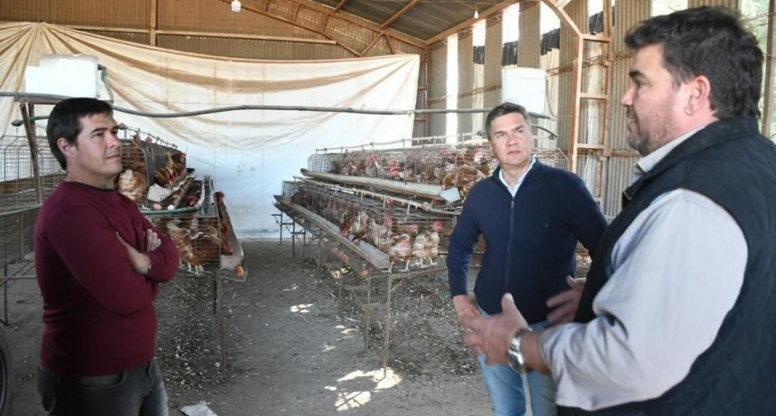 ZDERO, TRANQUERA POR TRANQUERA, JUNTO AL HOMBRE DE CAMPO