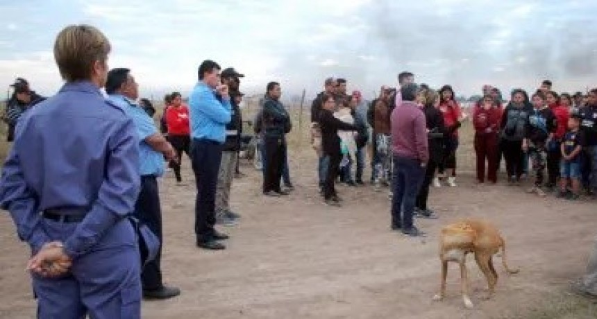 Charata: Desalojan a 70 familias de un predio tomado