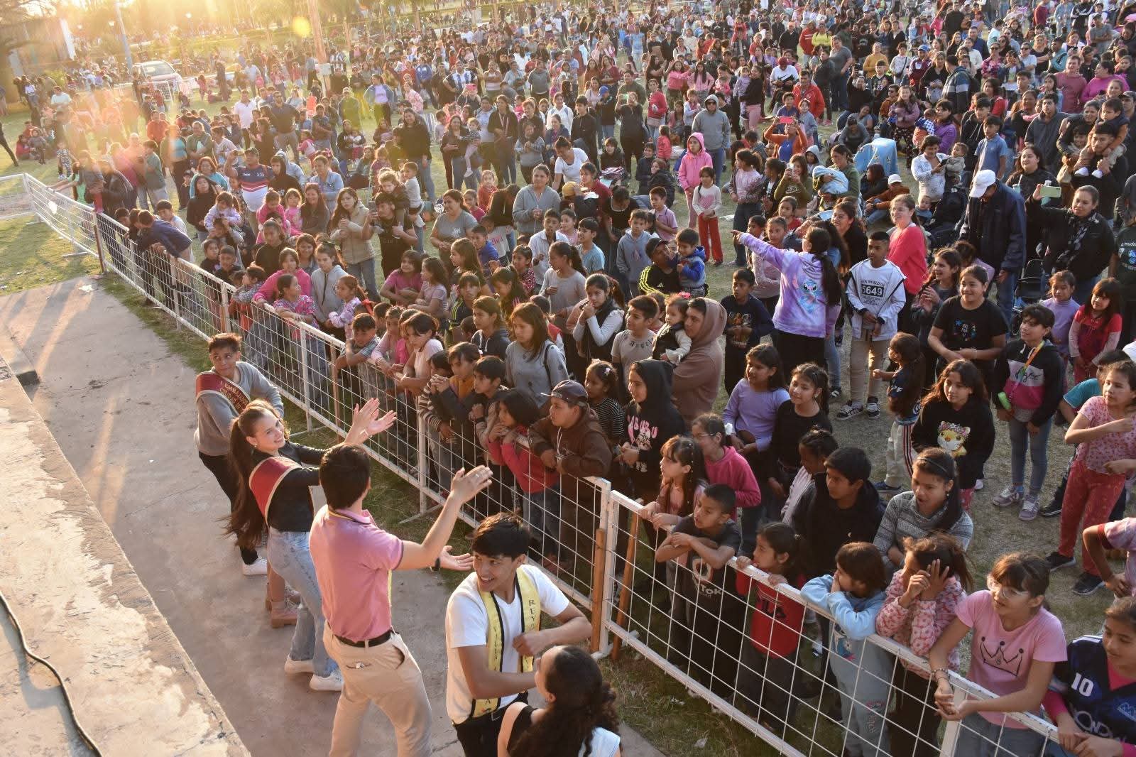 VILLA ÁNGELA CELEBRÓ EL DÍA DEL NIÑO CON MILES DE FAMILIAS EN EL PREDIO CULTURAL CARLOS GARDEL