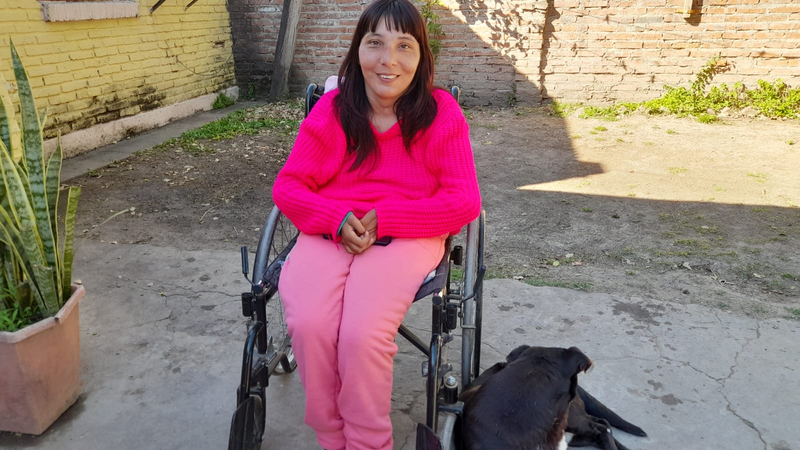VILLA ÁNGELA: DAIANA TIENE TÍTULO TERCIARIO Y PIDE TRABAJO