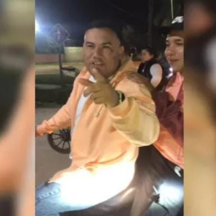 Un cantante de cumbia convoc&oacute; a hacer "Willy" y llor&oacute; porque le secuestraron la moto