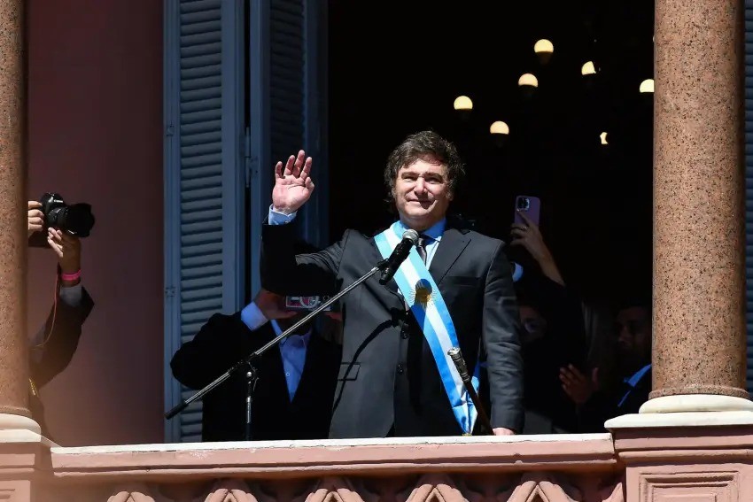 El Gobierno busca evitar un balotaje y apuesta a la reelecci&oacute;n de Milei en primera vuelta