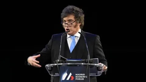 JAVIER MILEI CELEBR&Oacute; EL ANUNCIO DE LA VISITA DEL PAPA Y LA DEFINI&Oacute; COMO "HIST&Oacute;RICA"