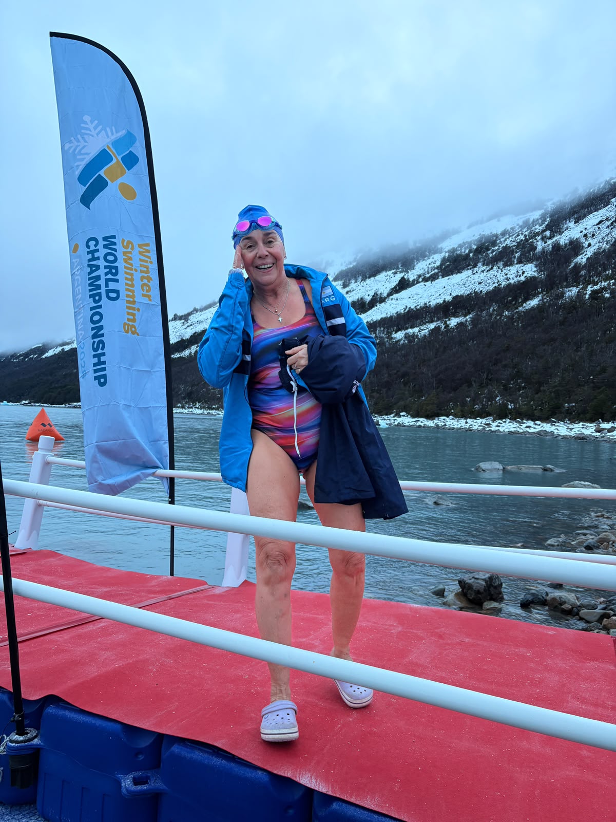 LA VILLANGELENSE M&Oacute;NICA LAVIA COMPITI&Oacute; EN LA COPA MUNDIAL DE NATACI&Oacute;N FRENTE AL GLACIAR PERITO MORENO