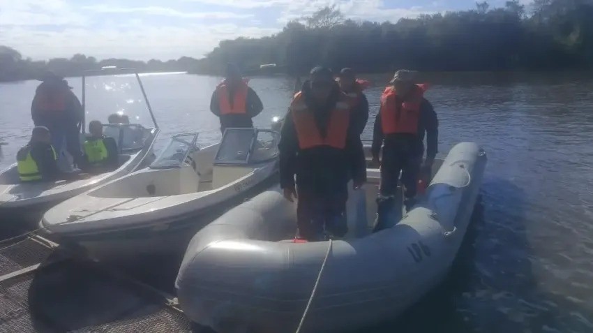 Contin&uacute;a la b&uacute;squeda de Fabi&aacute;n Falc&oacute;n en el r&iacute;o Paran&aacute;