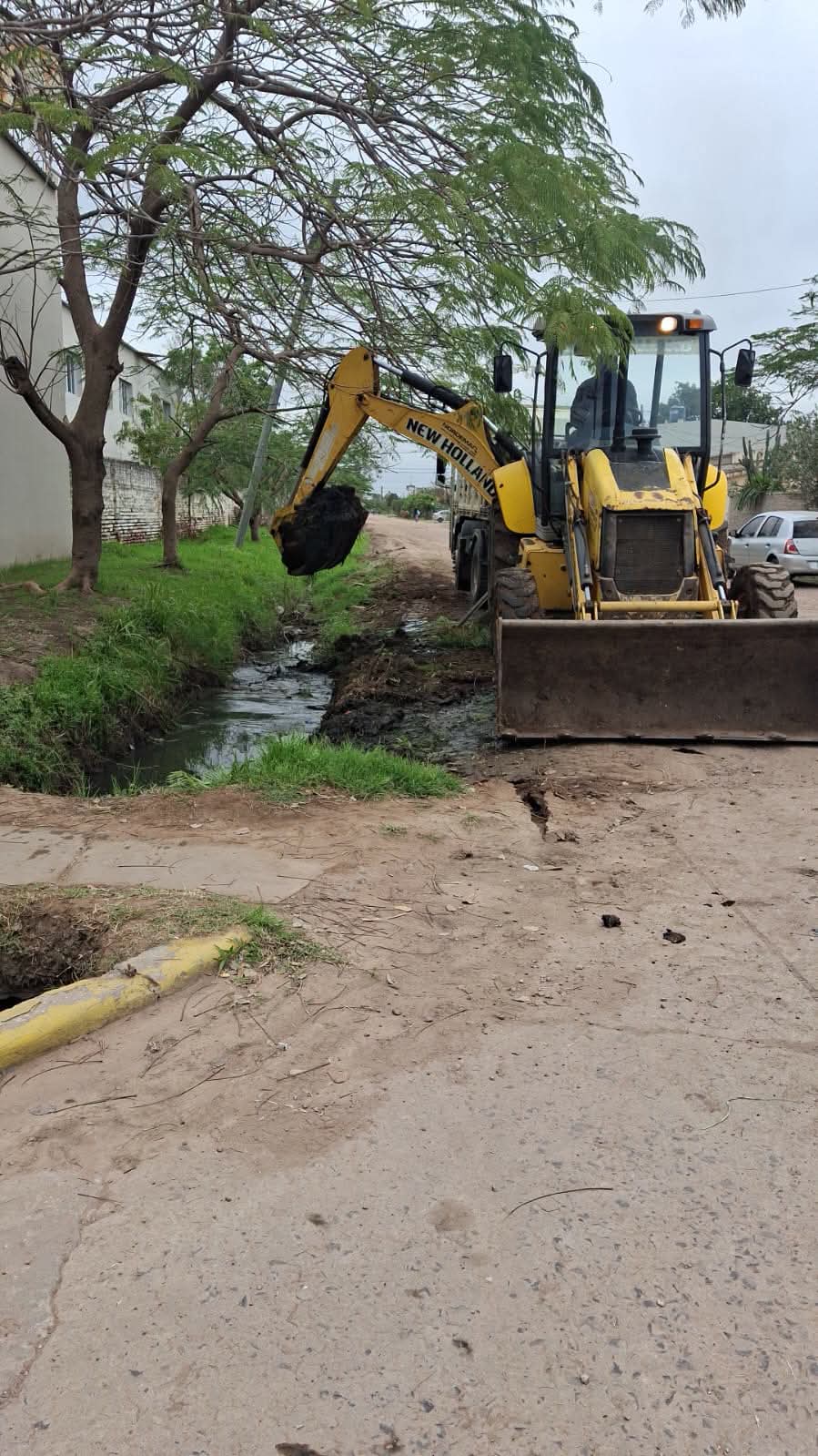 VILLA &Aacute;NGELA: EL MUNICIPIO AVANZA EN LA LIMPIEZA DE CUNETAS
