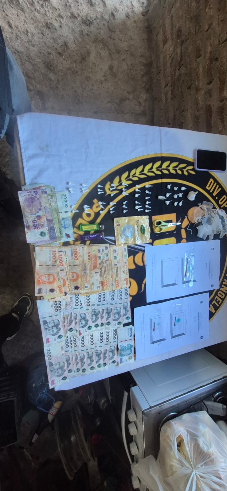 Villa &Aacute;ngela: SECUESTRARON COCA&Iacute;NA, DINERO Y UN ARMA MODIFICADA