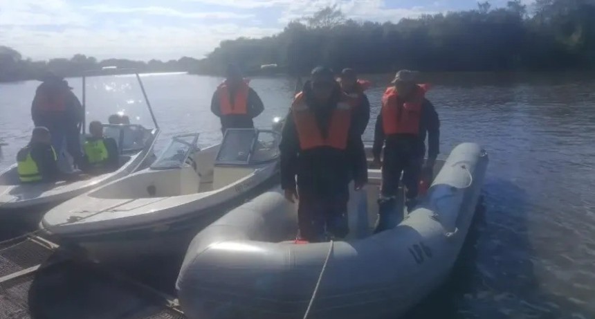 Contin&uacute;a la b&uacute;squeda de Fabi&aacute;n Falc&oacute;n en el r&iacute;o Paran&aacute;