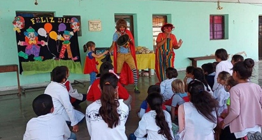 Enrique Urien: El Municipio contin&uacute;a con los Festejos en el "Mes de la Infancia"