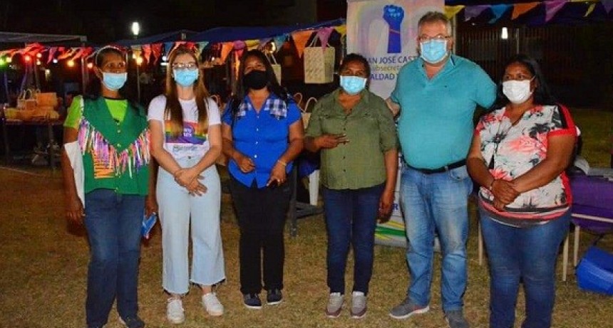 Castelli celebr&oacute; el D&iacute;a Internacional de la Mujer Ind&iacute;gena con una gran feria artesanal en la localidad