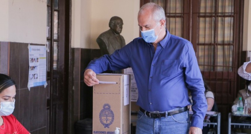 &ldquo;El voto es la herramienta m&aacute;s importante para defender la Democracia&rdquo;, asegur&oacute; Nikisch tras emitir su sufragio