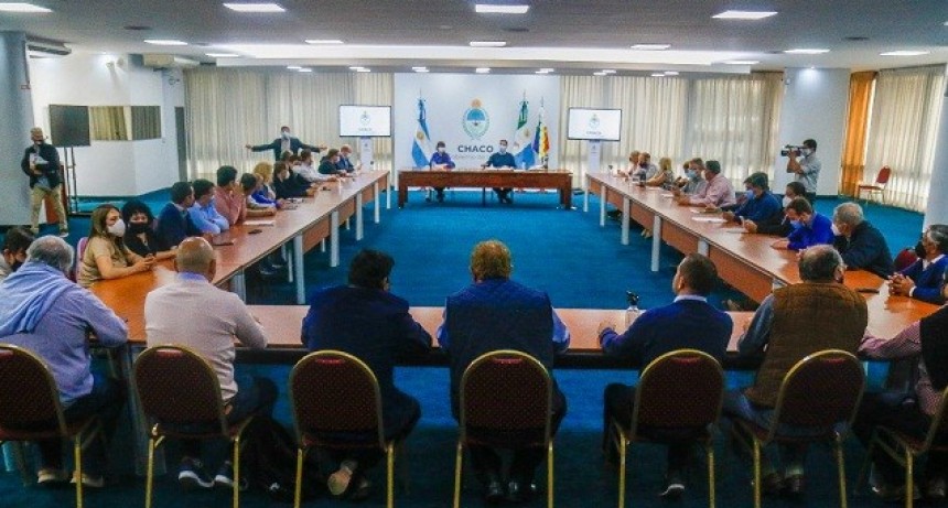 Tras las PASO - Capitanich con intendentes del PJ: pidi&oacute; &ldquo;compromiso&rdquo; y ser&aacute;n los jefes de campa&ntilde;a en sus pueblos