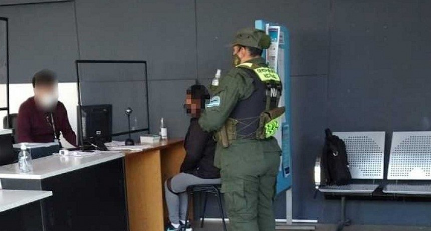 Detienen a ciudadana de nacionalidad boliviana con pedido de captura internacional