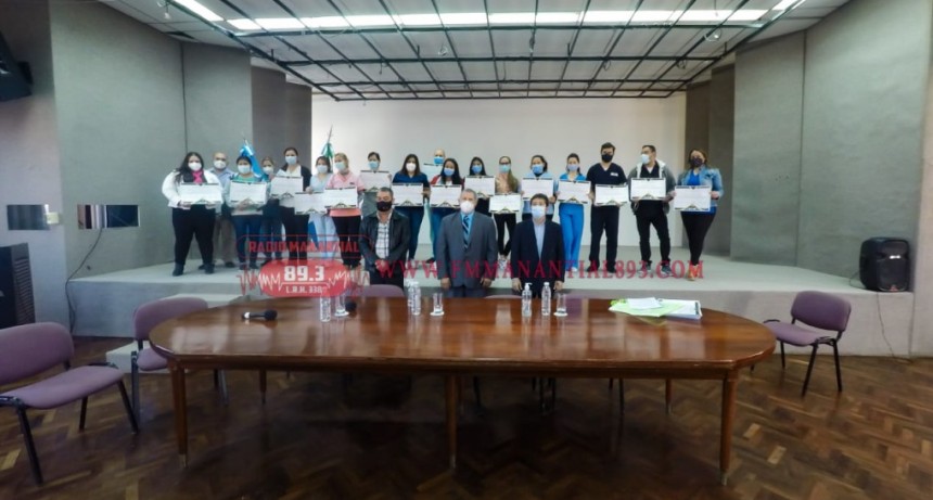 Villa &Aacute;ngela: SE ENTREGARON RECONOCIMIENTOS AL PERSONAL DE SALUD POR SU TRABAJO EN PANDEMIA | &ldquo;a veces nos &iacute;bamos a nuestras casas con unas l&aacute;grimas y dec&iacute;amos que Dios nos acompa&ntilde;e&rdquo;