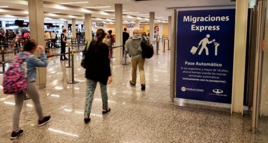 El Gobierno Nacional adelanta que con el 50% de la poblaci&oacute;n vacunada no se pedir&aacute; PCR en Ezeiza