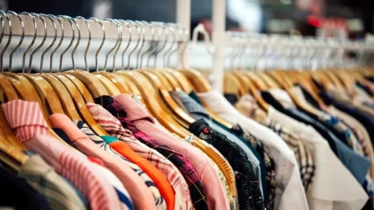 El Gobierno negocia un acuerdo de precios para la ropa