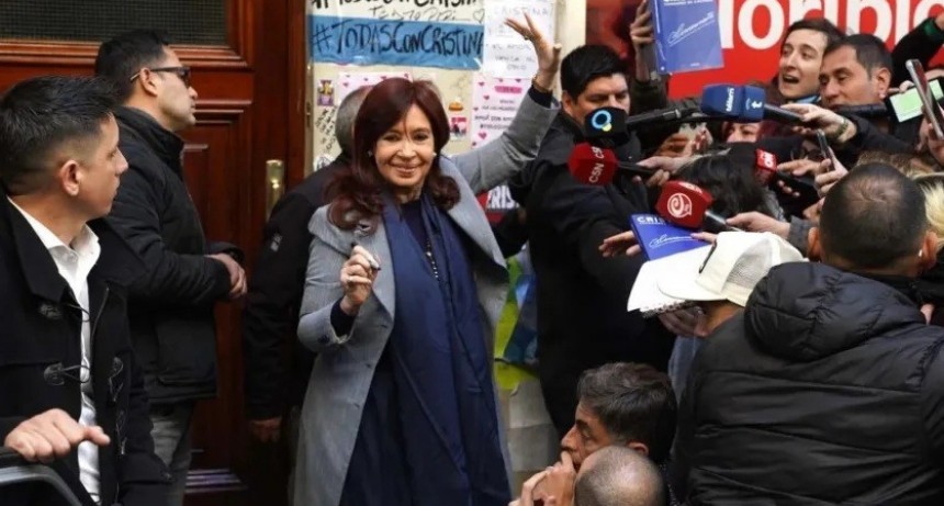 Cristina Kirchner insiste con apartar a dos jueces y a los fiscales Luciani y Mola en la causa por obra p&uacute;blica