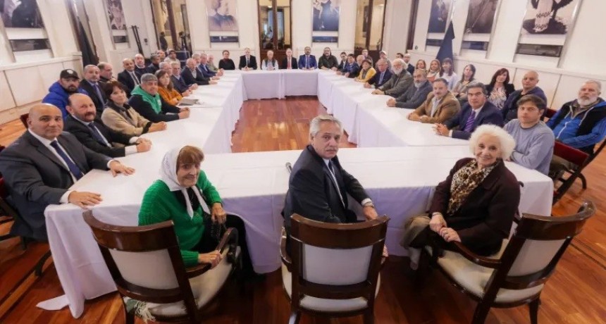 Jorge Capitanich, uno de los presentes en una amplia cumbre pol&iacute;tica en Casa Rosada que encabeza Alberto Fern&aacute;ndez