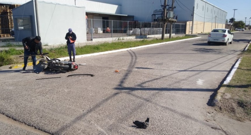 Villa &Aacute;ngela: GRAVE ACCIDENTE ENTRE UN AUTO Y UNA MOTOCICLETA DEJ&Oacute; A UNA JOVEN CON HERIDAS M&Uacute;LTIPLES