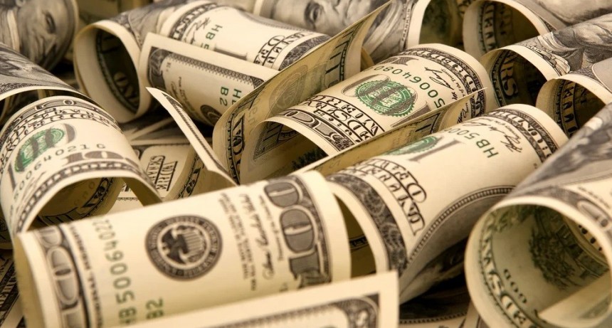 El d&oacute;lar libre baj&oacute; a $270 por la expectativa de ingreso de divisas del agro y la brecha qued&oacute; debajo del 100%