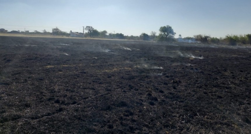 Villa &Aacute;ngela: DIVISI&Oacute;N BOMBEROS DEBI&Oacute; ACTUAR ANTE UN INCENDIO DE PASTIZALES SOBRE LA RUTA 95
