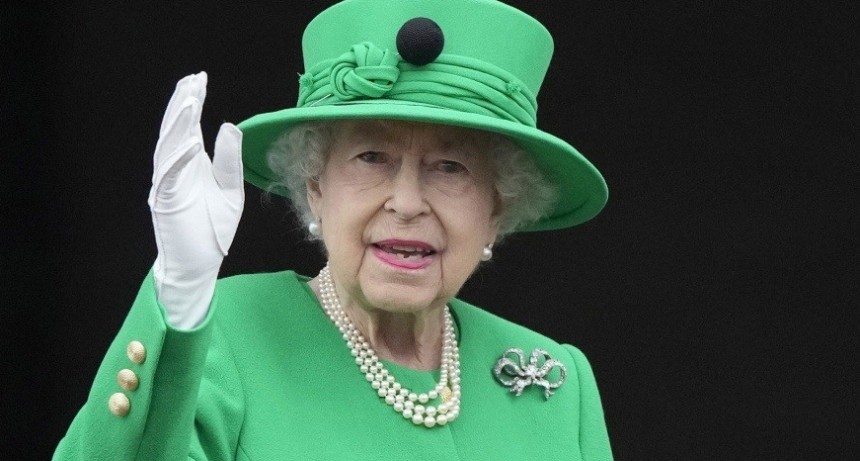 A los 96 a&ntilde;os y tras siete d&eacute;cadas en el trono, falleci&oacute; la reina brit&aacute;nica Isabel II