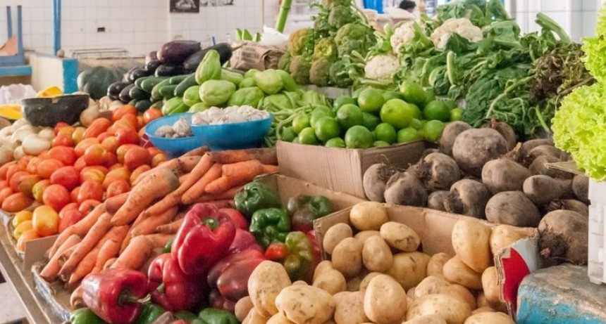 Por la compra de $6 de frutas y verduras, solo $1 fue para el productor