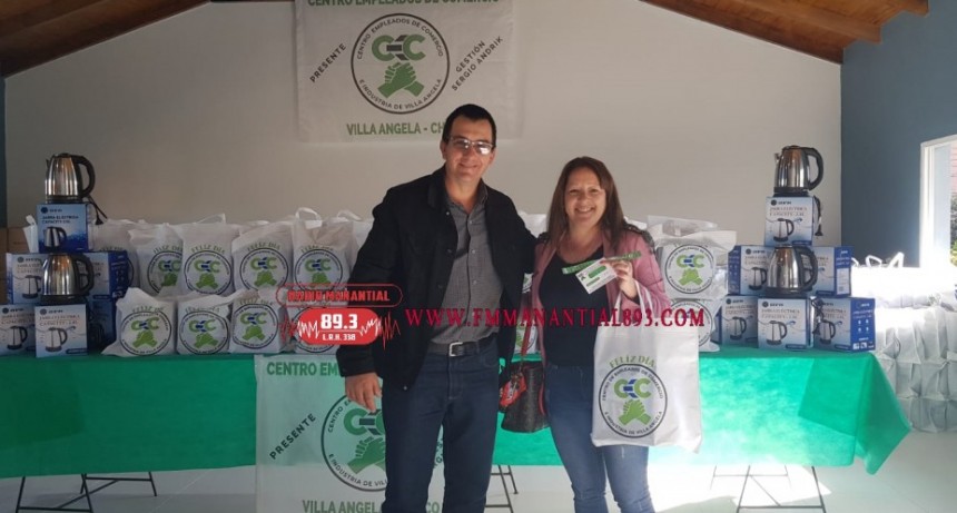 Villa &Aacute;ngela: EL CENTRO DE EMPLEADO DE COMERCIO REALIZA LA ENTREGA DEL OBSEQUIO POR EL D&Iacute;A DEL EMPLEADO DE COMERCIO Y ORGANIZA SU FIESTA REGIONAL