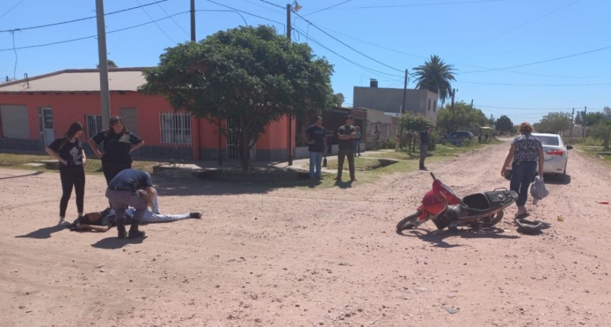 Villa &Aacute;ngela: ACCIDENTE VIAL ENTRE UN AUTOM&Oacute;VIL Y UNA MOTO DEJA UN HOMBRE DE 47 A&Ntilde;OS TRASLADADO AL HOSPITAL