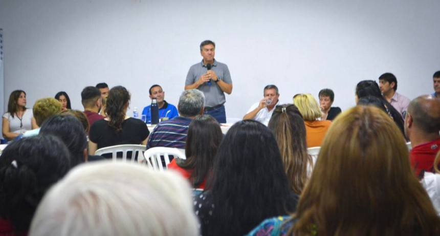 ZDERO: REPENSAR LA EDUCACI&Oacute;N JUNTO A DOCENTES, EN CHARATA.