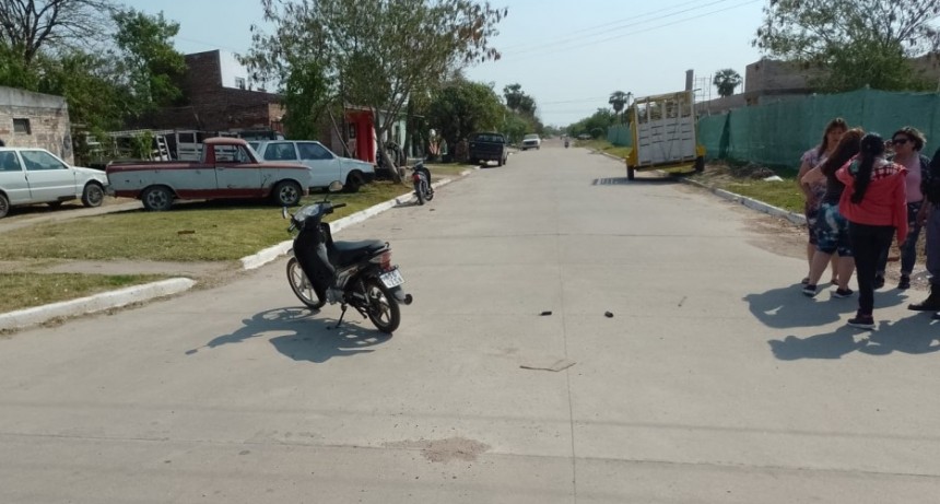 Villa Berthet: COLISI&Oacute;N ENTRE DOS MOTOCILCLETAS RESULT&Oacute; CON TODOS LOS INVOLUCRADOS DERIVADOS AL HOSPITAL 