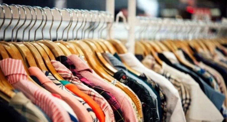 El Gobierno negocia un acuerdo de precios para la ropa