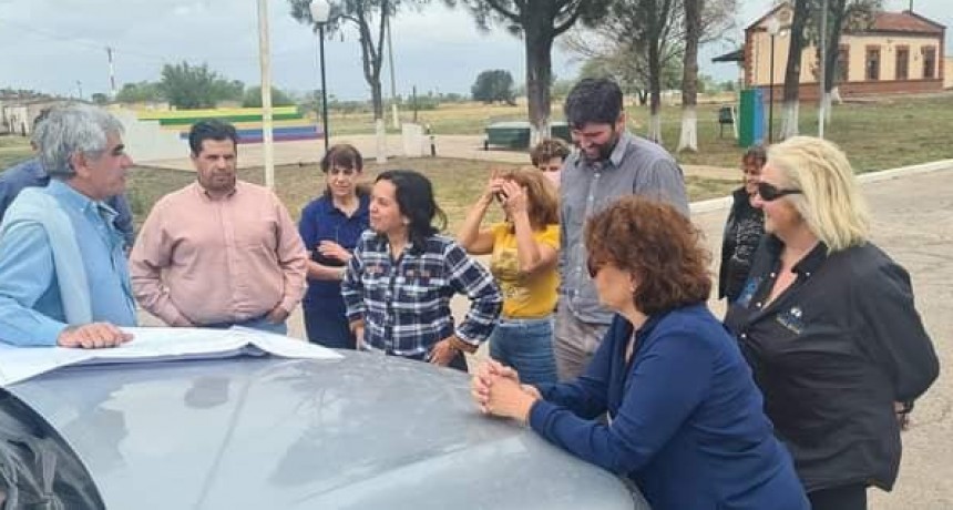 Enrique Urien: INTENDENTE LILIANA PASCUA | LICITACI&Oacute;N DE LA RUTA N&deg;13, FESTEJOS DEL D&Iacute;A DEL ESTUDIANTE, CUENCA CAPRINA Y BOVINA Y OTRAS OBRAS PARA LA LOCALIDAD
