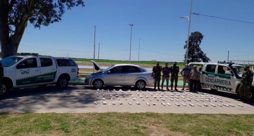 San Bernardo: Iban cargados de droga, con un menor, y maniobraron para huir