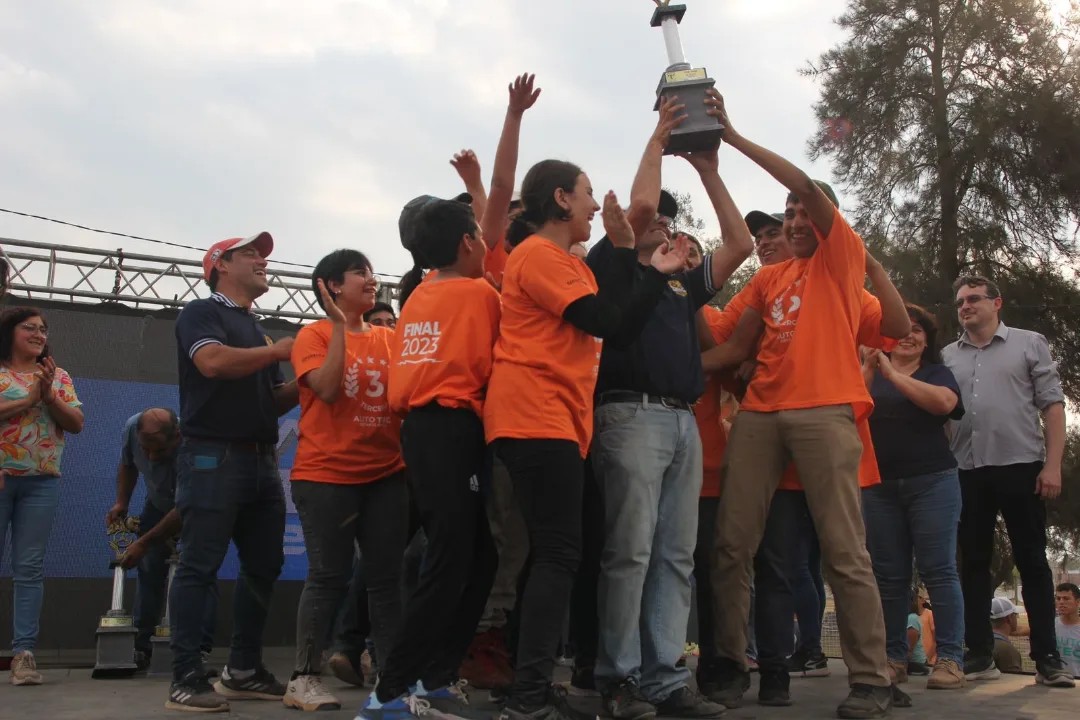 AUTOTEC: PARTICIPARON 32 ESCUELAS DE LA PROVINCIA Y CHARATA SE LLEV&Oacute; EL PRIMER PREMIO