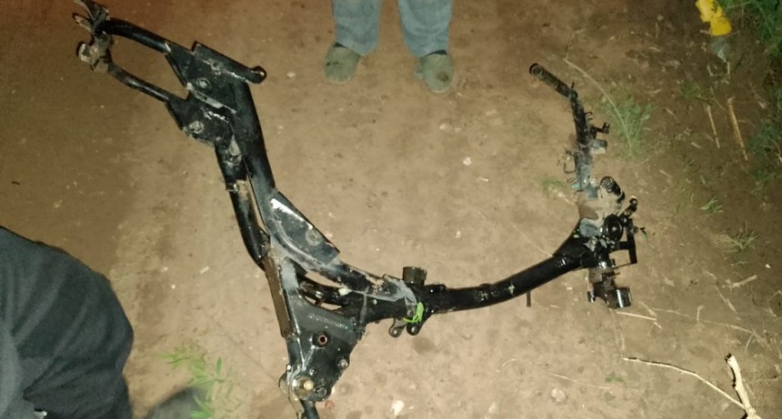 Villa &Aacute;ngela: ENCUENTRAN UN CUADRO DE MOTOCICLETA EN UN CANAL