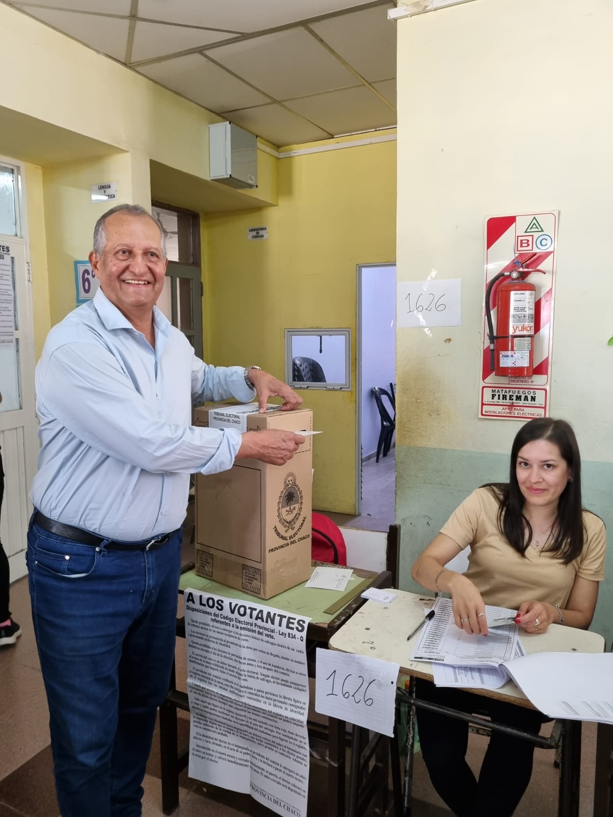 Villa &Aacute;ngela: INTENDENTE PAPP EMITI&Oacute; SU VOTO EN LA ESCUELA N&deg; 1001