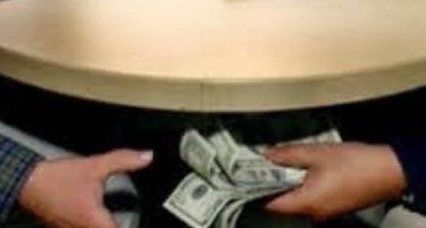 DENUNCIARON A POLIC&Iacute;AS DE LA D&Eacute;CIMA POR PEDIR $ 600.000 A CAMBIO DE INFORMACI&Oacute;N SOBRE UNA MOTO ROBADA