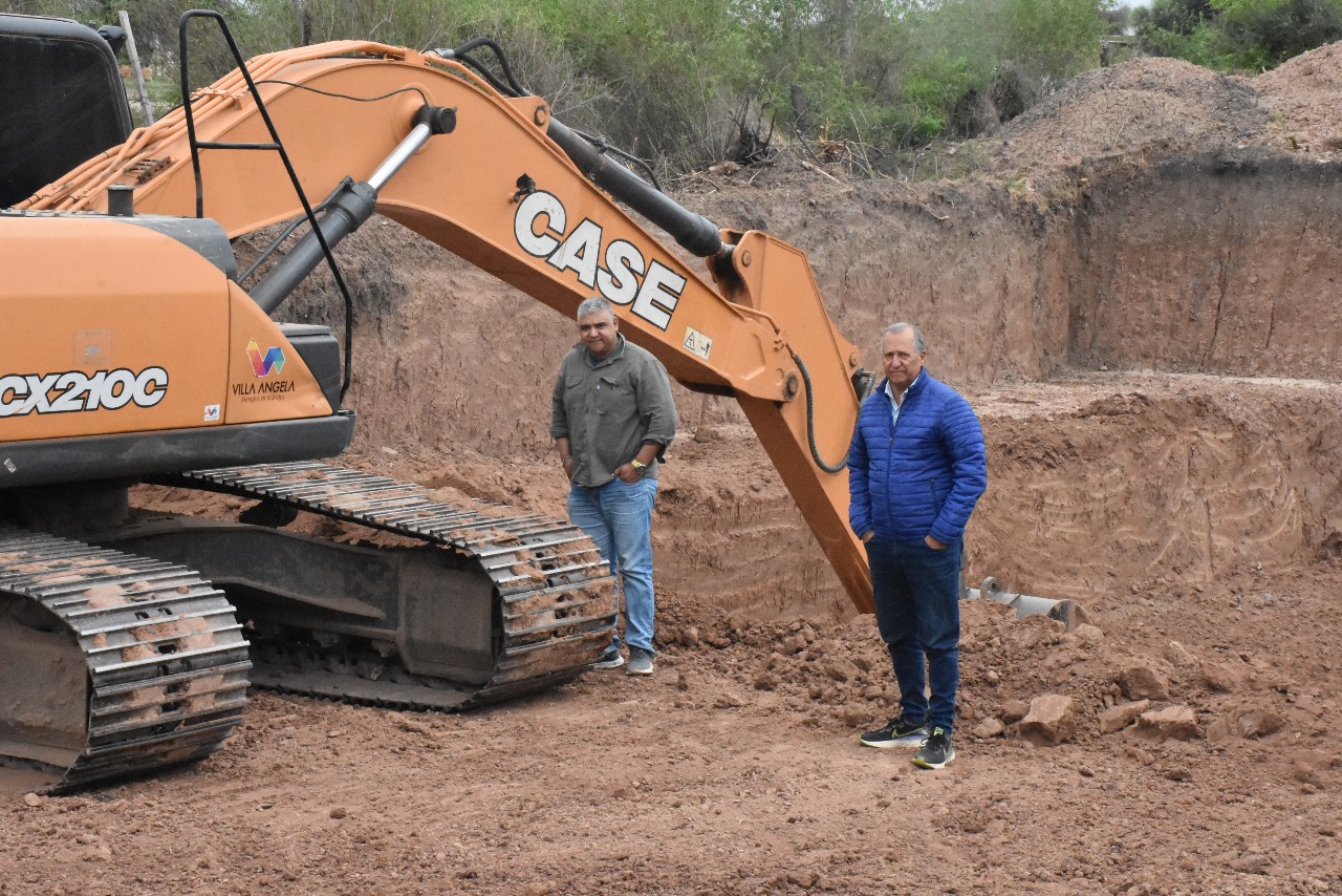 Villa &Aacute;ngela: EL MUNICIPIO REALIZA EXCAVACIONES EN EL SECTOR DE LADRILLER&Iacute;AS